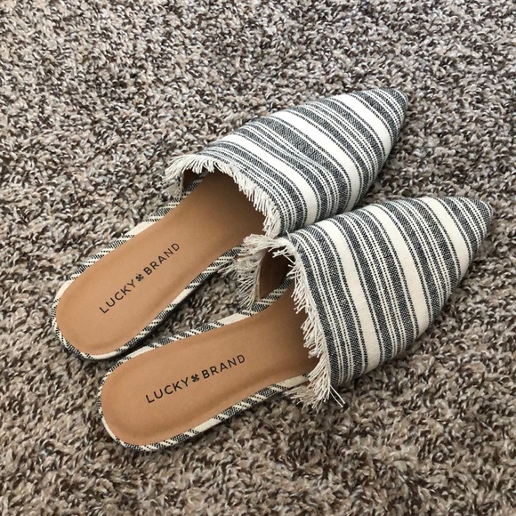 Lucky Brand Slides - Picture 1 of 4